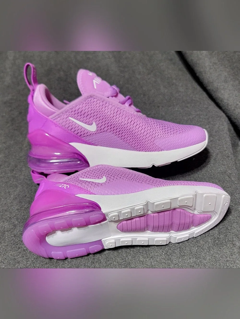 Nike Air Max 270 sneakers in 